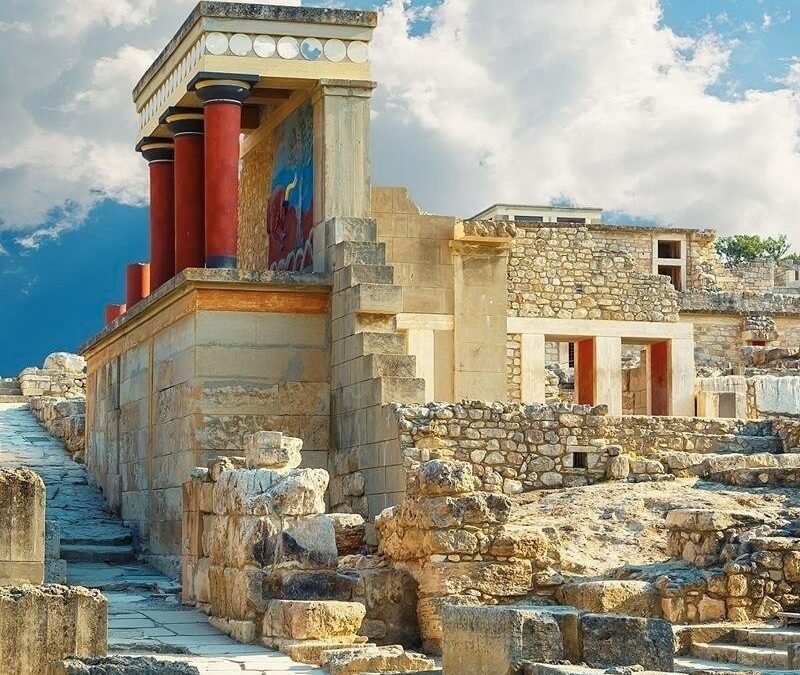 Minoan Treasures & Heraklion Old Town